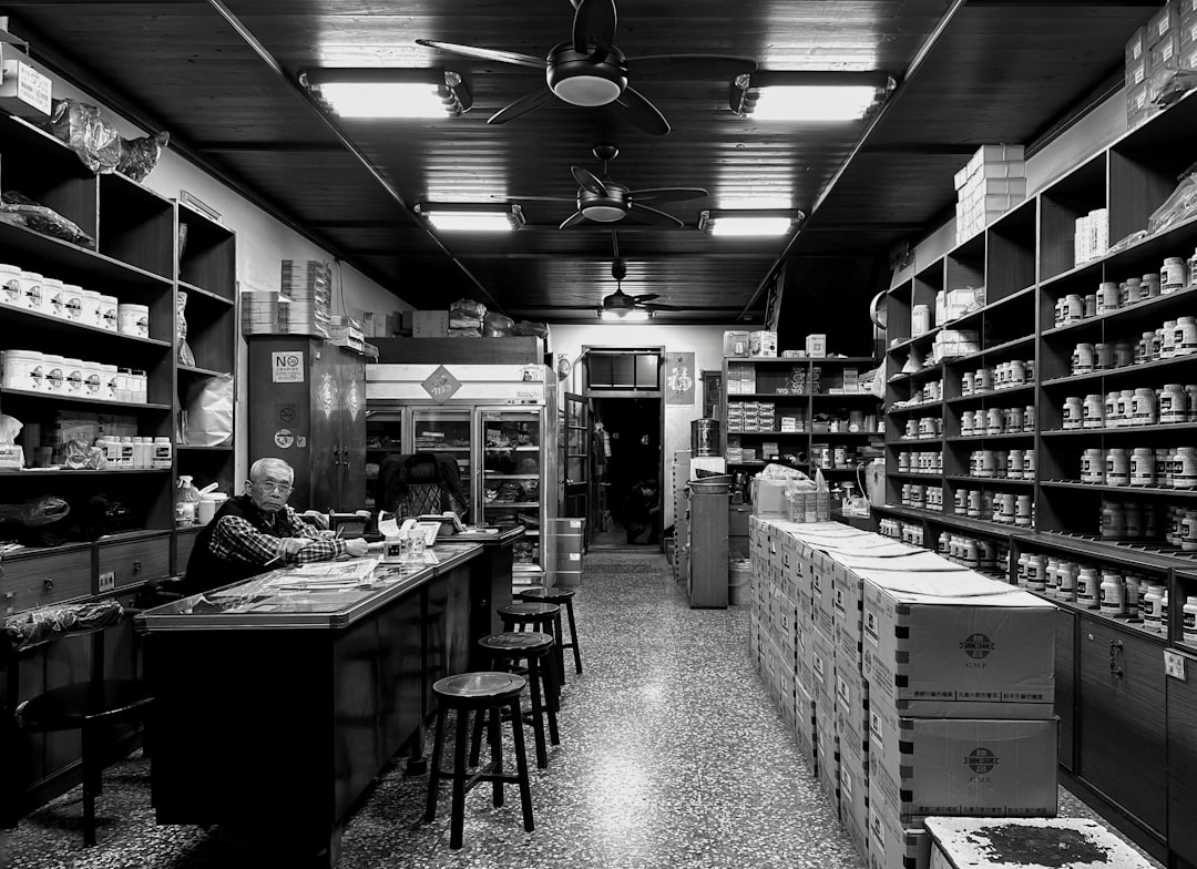 약국 진열대의 알레르기 약